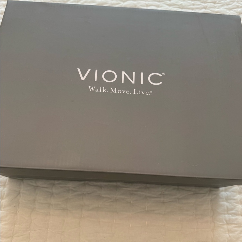 Vionic Millie black leather bootie with silver buckle & side zipper - 9.5W NEW - Picture 10 of 13